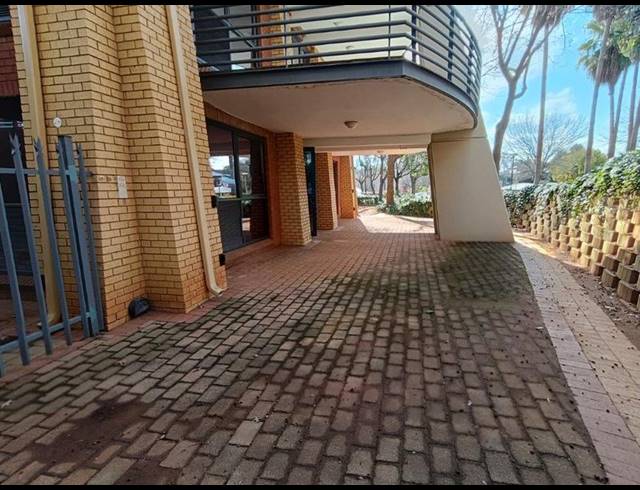 BUSINESS PROPERTY TO RENT IN WELTEVREDEN PARK